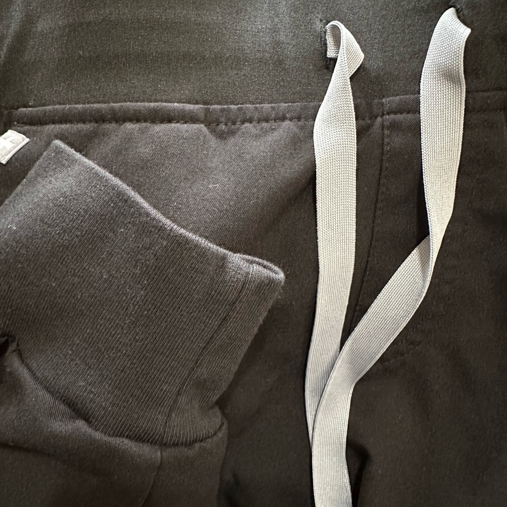 Figs Technical collection size medium black jogger scrub pants - Picture 3 of 4